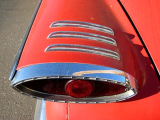 Illustration for article titled 1962 Plymouth Valiant V-200